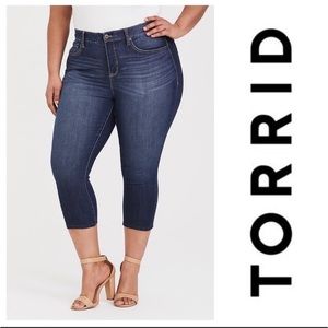 Torrid Plus Size Sky High Skinny Crop Premium Denim Stretch High Rise Jeans 20